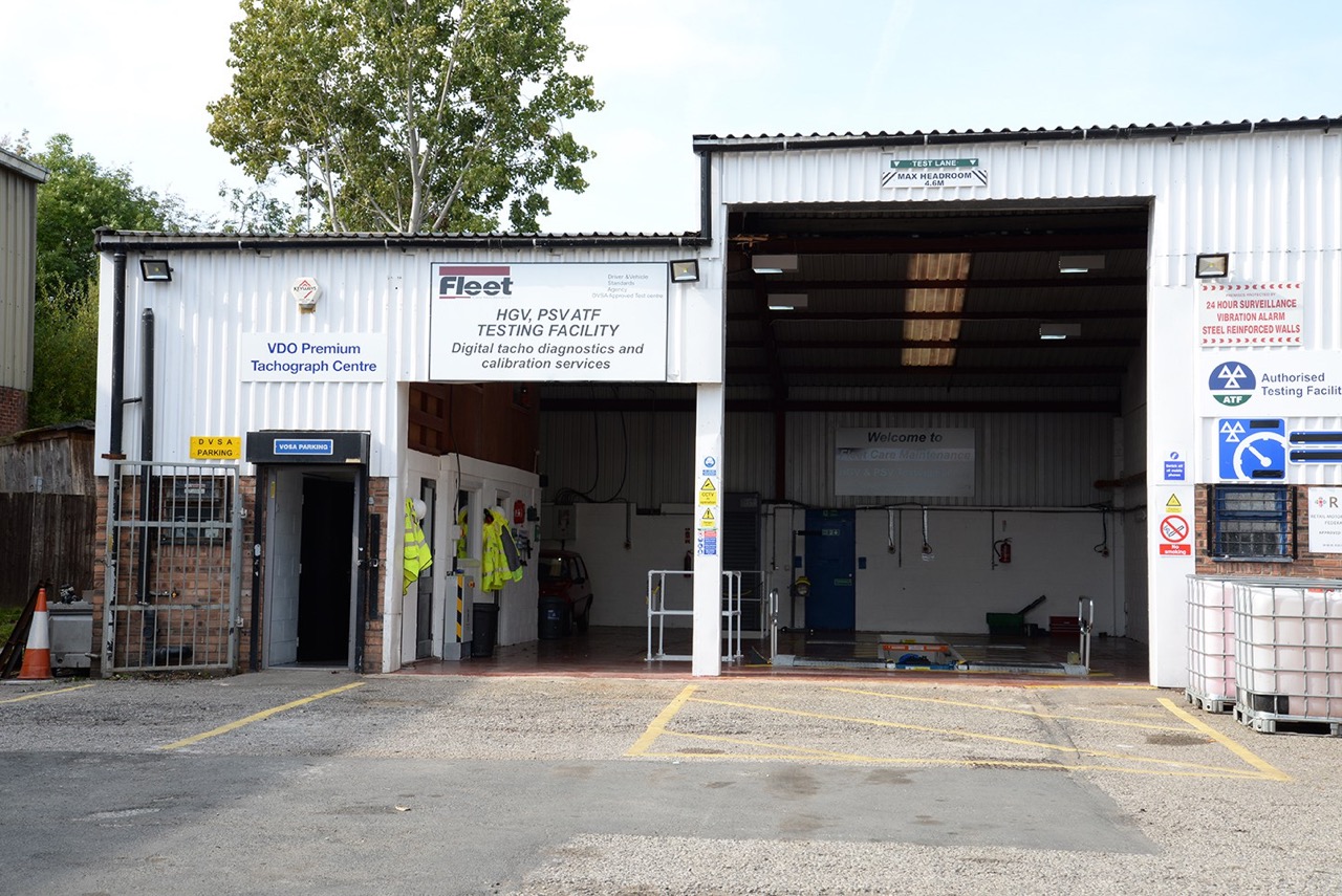 garages stockport